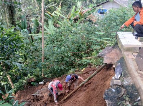 Ketpot: Kejadian longsor di wilayah Kecamatan Sadananya yang diakibatkan guyuran hujan deras