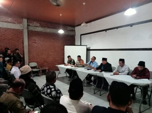 Ket foto : Pembahasan masalah konser musik dihadiri Wali Kota Viman Alfarizi, Kapolres Tasikmalaya Kota, Dandim 0612 Tasikmalaya dan para Ulama di Restoran Jembar Tasikmalaya (fokusjabar/Seda)