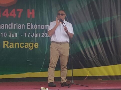 Keterangan Foto: Sekda Kabupaten Ciamis, Dr. Andang Firman Triyadi ketika membuka kegiatan Muharam Creative Festival 2025 di halaman Gedung Islamic Center Ciamis, Sabtu (12/07/2025).