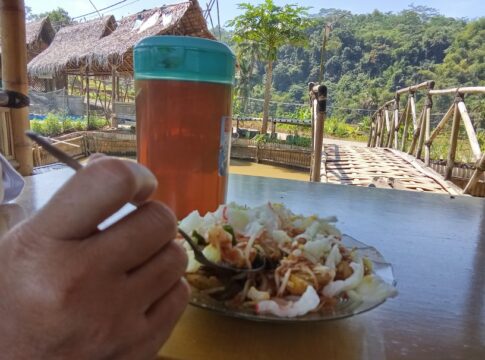 Ketpot: Suasana di Saung Sawah Nusa