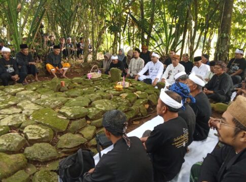 Ketpot: Kegiatan Hajat Lembur Kuring di Desa Bangbayang Kecamatan Cipaku Kabupaten Ciamis Jawa Barat