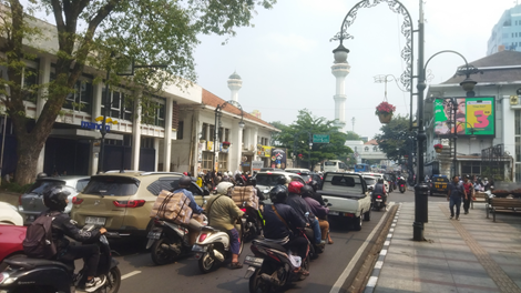 Kondisi Arus Lalulintas di Jalan Asia Afrika Kota Bandung