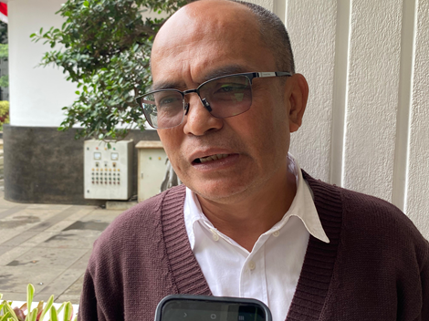 Ketua Himpunan Pedagang Pasar Baru (HP2B), Iwan Suhermawan menyambut positif rencana pembukaan kembali layanan penuh Bandara Husein Sastranegara
