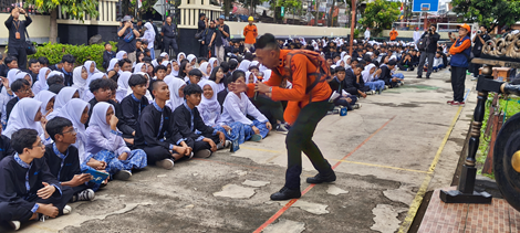 Ratusan Siswa SMP Negri 1 Kota Bandung Ikuti Simulasi Kesiapsiagaan Bencana Kamis (28/8/2025)