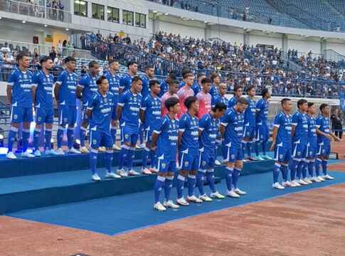 Foto: Resmi Dirilis, Ini Harga Jersey Persib Musim 2025/2026. (Arif)