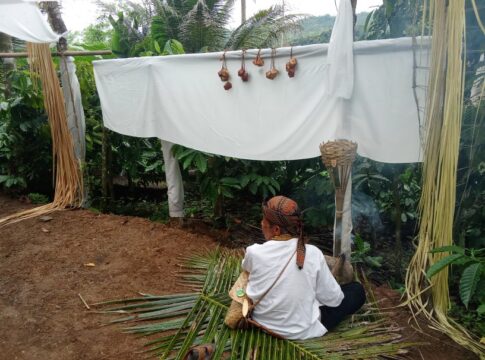 nyuguh kampung adat kuta fokusjabar.id