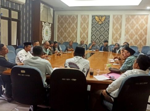 Komisi 3 DPRD Kabupaten Tasikmalaya menggelar rapat dengar pendapat dengan BPBD, Inspektorat, Dinas Pekerjaan Umum, Bagian Hukum Setda dan pihak rekanan di Ruang Rapat Serbaguna 2 DPRD dan dihadiri Komisi 1, Jumat (1/8/2025).