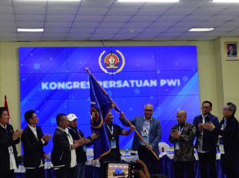 Akhmad Munir (Mengibarkan Bendera) Terpilih Jadi Ketua Umum PWI 2025–2030
