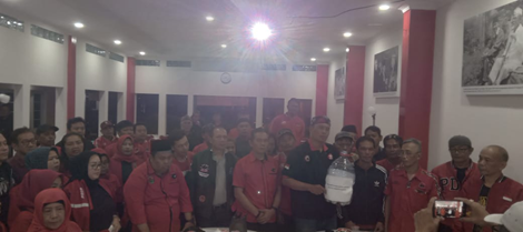 Peringatan Kudatuli di Bandung, Kader PDIP Galang Koin Keprihatinan untuk Hasto Kristiyanto