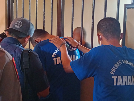 Poto: Pelaku komplotan Pencuri Gabah dan Sekolah di Pangandaran saat di giring ke rumah tahanan polres Pangandaran