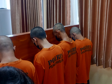 Poto: Penampakan pelaku kasus peredaran psikotropika dan obat keras terbatas (OKT).