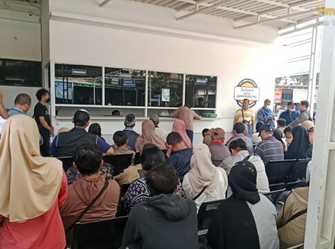 Hari Terakhir Pemutihan Pajak, Samsat Cikarang Dipadati Warga Bekasi