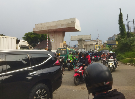Kondisi Kemacetan di Perlintasan Sebidang Jalan Pajajaran Kota Bandung