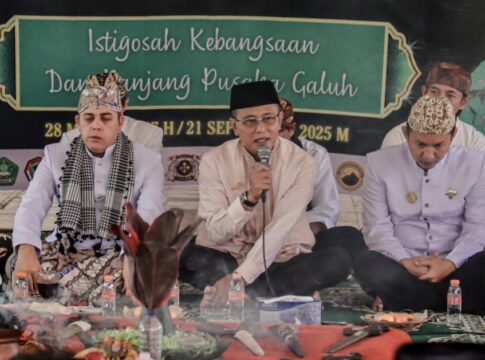 Ketpot: Bupati Ciamis Herdiat Sunarya saat menghadiri gelaran Muludan yang digelar Persatuan Pesantren Ortodok (PPO) Bertempat di Keraton Selagangga