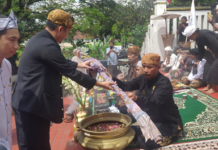 Keterangan Foto: Prosesi Jamasan di Situs Budaya Jambansari, Kabupaten Ciamis, Minggu (14/09/2025).