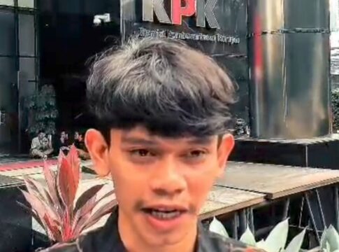 Bupati Tasikmalaya Cecep Nurul Yakin dilaporkan ke KPK oleh Jaringan Kemandirian Nasional (JAMAN) Muda Tasikmalaya.