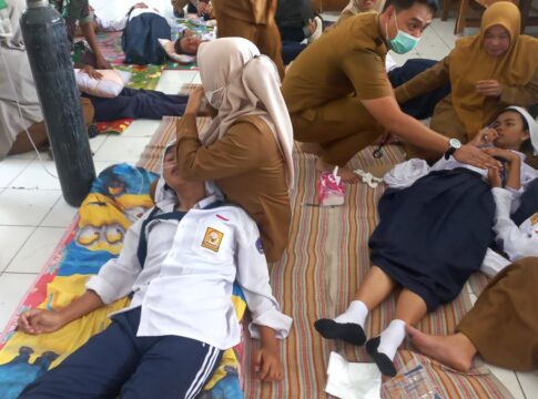 Ketfot: Sejumlah siswa SMP 4 Pamarican Kabupaten Ciamis mengalami gejala keracunan usai menyantap menu makanan bergizi gratis (MBG).