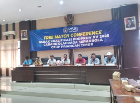 Perwakilan Official TIm dalam Match Coordination Meeting (MCM) yang digelar Asprov PSSI Jawa Barat di Gedung BPKD Ciamis