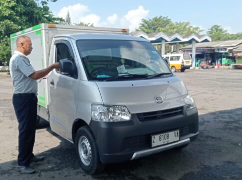 Poto: Suasana ketika mobil melakukan uji KIR di Terminal Pangandaran