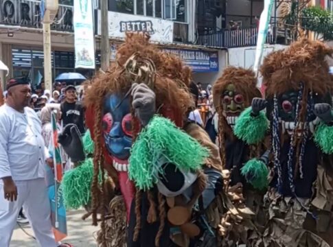 Poto: Penampakan Jurig Gorda Desa Banjarhara saat Karnaval milangkala Kabupaten Pangandaran yang ke-13