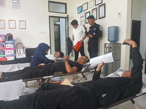 Poto: Suasana donor darah peringati HUT Humas Polri Ke-74 Polres Pangandaran