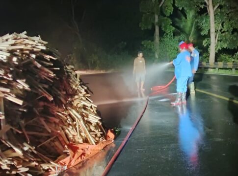 Ketpot: Truk yang terguling mengakibatkan tumpahan solar