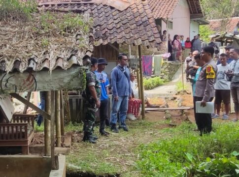 Ketpot: Lokasi ditemukannya mayat tergantung di Mekarjadi diduga bunuh diri