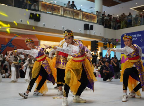 Menari