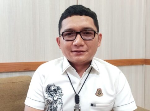 Kasi Intelijen Kejari Kabupaten Tasikmalaya, Bobbi Muhamad Ali Akbar, SH, MH, tegaskan kembali pengusutan perkara dugaan tipikor dalam penyaluran pupuk subsidi, terus berlanjut.