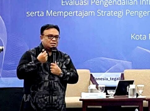 Pemerhati Tambang Kabupaten Tasikmalaya Pemerhati kebijakan publik sektor pertambangan, Atep Dadi Sumardi, menyoroti aktifitas tambang di Kabupaten Tasikmalaya