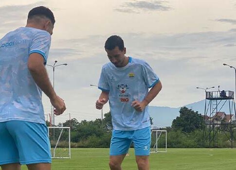 Tom Haye persis solo