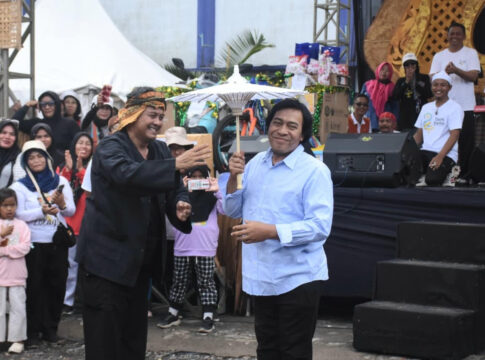 payung geulis komeng fokusjabar.id
