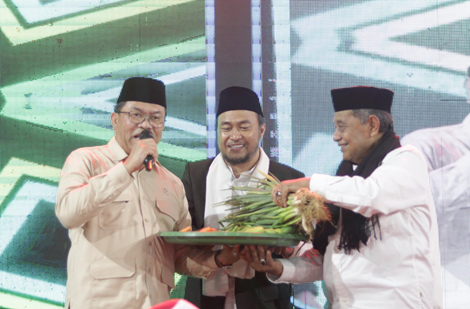 Wakil Kepala BGN, Irjen Pol Sony Sonjaya saat menghadiri acara Mauidhoh Khasanah mengenang 100 hari Almaghfurlah KH Koko Komarudin Ruhiat dalam rangka menyongsong 100 Tahun Pondok Pesantren Cipasung