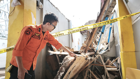 Kondisi Ruang Kelas di SMP Pasundan 1 Kota Bandung Ambruk Pada Senin (3/11/2025).