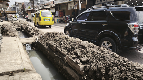 Wali Kota Bandung Muhammad Farhan Bakal Selidiki Insiden Kecelakaan Lalulintas Yang Diduga Proyek Galian di Jalan Cigondewah Kidul Kecamatan Bandung Kulon