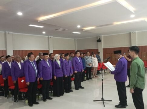 Ket foto : Pelantikan Tim Pembina Posyandu Tingkat Kota Tasikmalaya dengan Ketua dr. Elvira Kamarrow Putri yang dilakukan di Aula Bappelitbangda (fokusjabar/Seda)