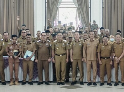 Ketpot : Bupati Ciamis Herdiat Sunarya saat rakor terbatas di gedung KH Irfan Hielmi Ciamis