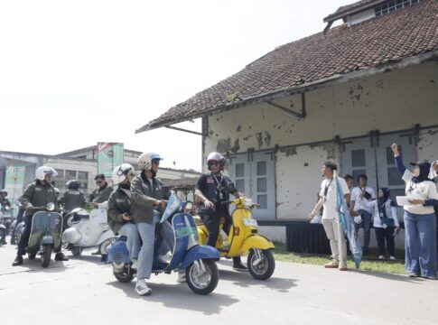 Foto: Pengendara scooter mengikuti morning rolling (Fun Riding) di acara Bandung Scoot Nation 2025. (Dok BSN 2025)