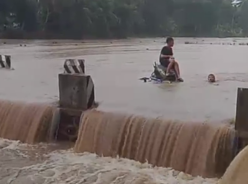 Ketpot: Pesahan Ranca Bodas Ciamis yang terendam banjir