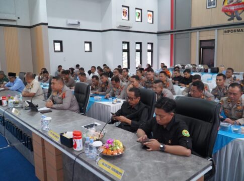 Ket foto : Polres Tasikmalaya menggelar Rakor Lintas Sektoral Persiapan Sambut Nataru di Aula GPW Polres Tasikmalaya.