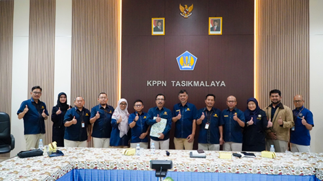 Ket foto : Kepala KPPN Tasikmalaya Zaenal Abidin, Saat Pemaparan Kinerja APBN di wilayah Priangan Timur akhir tahun 2025 (fokusjabar/Seda)