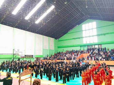 Ket foto : Ratusan Atlet Pencak Silat dari berbagai daerah siap unjuk kebolehan dalam Open Pencak Silat IPSI Cup Ke-X Kota Tasikmalaya 2025 di GOR Sukapura (fokusjabar/Seda)