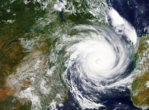 Siklon tropis, Gambar (WEB)