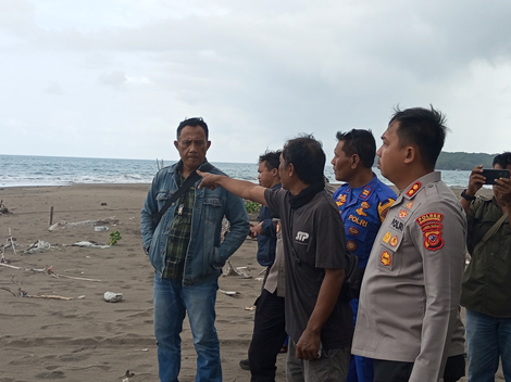 Poto: Kapolres Pangandaran AKBP Andri Kurniawan saat berada di lokasi tempat kejadian perkara (TKP).