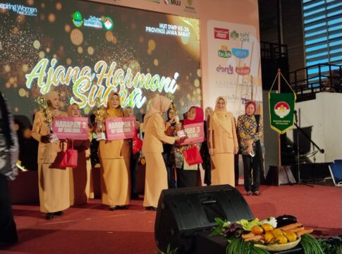 Keterangan Foto: Tim DWP Kabupaten Garut berhasil meraih Juara III dalam ajang Lomba Harmonisasi Lagu 