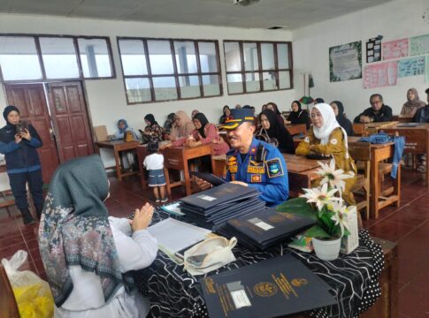 petugas damkar garut@fokusjabar.id