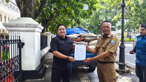 Pemerintah Kota (Pemkot) Bandung Berkolaborasi Dengan CV Prosignal Karya Lestari ubah sampah Organik jadi Pupuk Kompos.