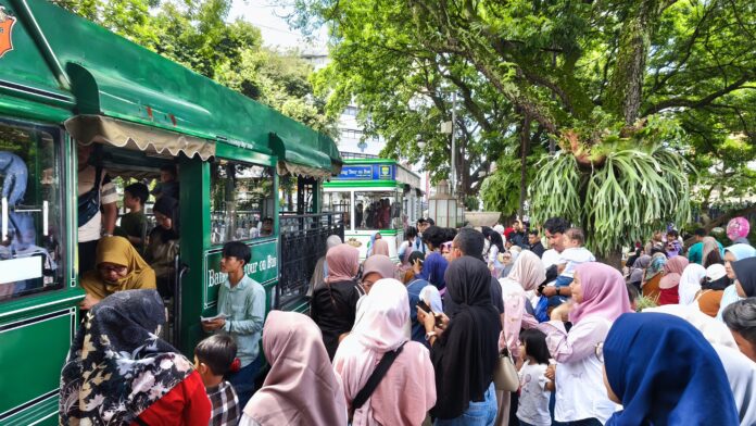 nataru bandros wisatawan@fokusjabar.id
