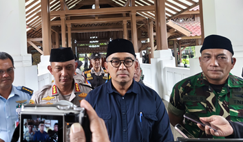 Wali Kota Bandung Muhammad Farhan di Pendopo Jalan Dalem Kaum Kota Bandung Selasa (30/12/2025)