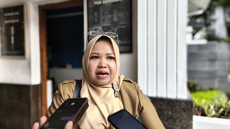 Plt Kabid Pertamanan dan Dekorasi DPKP Kota Bandung, Yuli Ekadiyanti